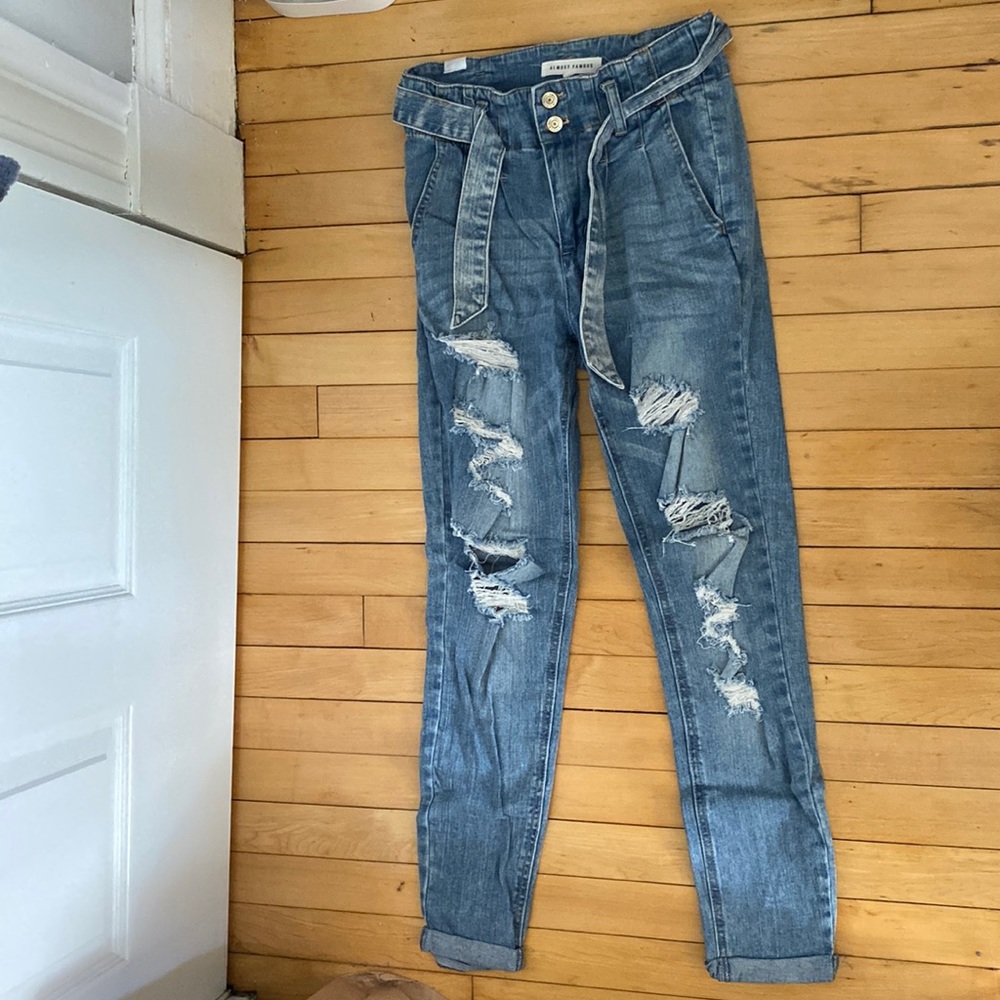 Almost Famous paperback skinny ripped jeans size 3 with belt